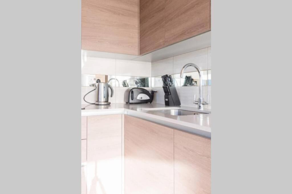 Luxury River Side Penthouse ลอนดอน ภายนอก รูปภาพ